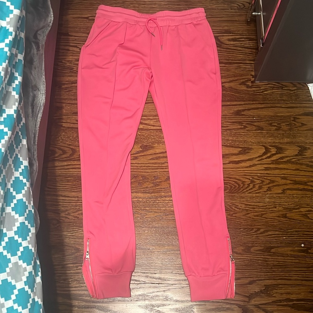 Super Cute Pink 2 Piece With a Sweet Zipper Detail